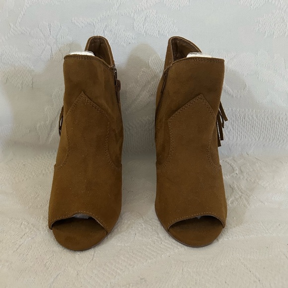 NWOT: Indigo rd. Open Toe Suede 4" Heel Boot with Fringe - Picture 3 of 5